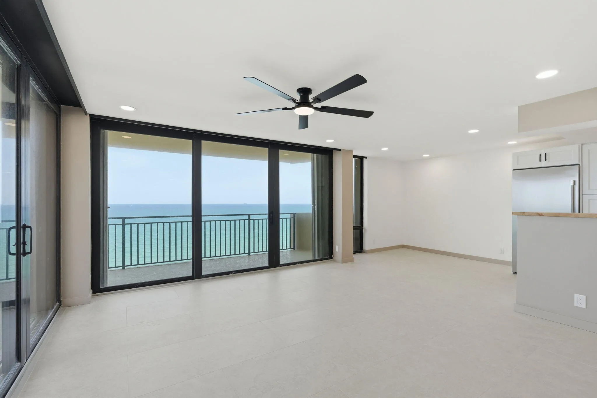 24-web-or-mls-5460_N_Ocean_Dr_Apt_6A_024