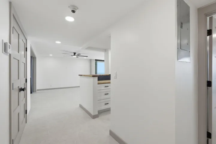 40-web-or-mls-5460_N_Ocean_Dr_Apt_6A_040