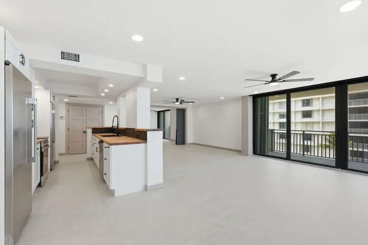 28-web-or-mls-5460_N_Ocean_Dr_Apt_6A_028