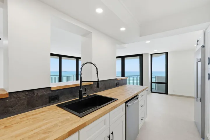 34-web-or-mls-5460_N_Ocean_Dr_Apt_6A_034