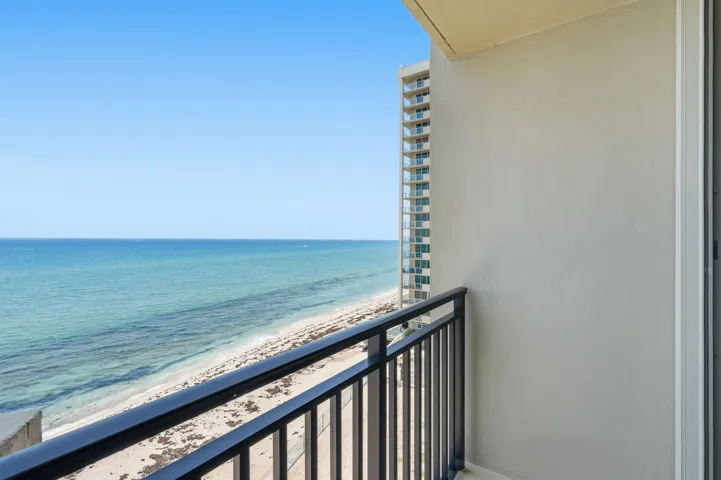8-web-or-mls-5460_N_Ocean_Dr_Apt_6A_008