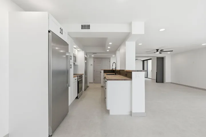 31-web-or-mls-5460_N_Ocean_Dr_Apt_6A_031