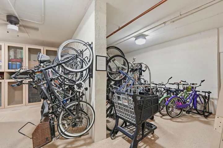 44-web-or-mls-5460_N_Ocean_Dr_Apt_6A_044