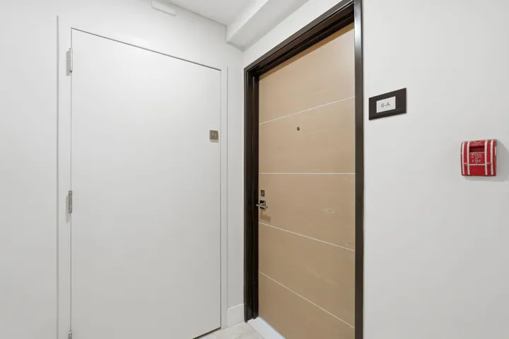 41-web-or-mls-5460_N_Ocean_Dr_Apt_6A_041