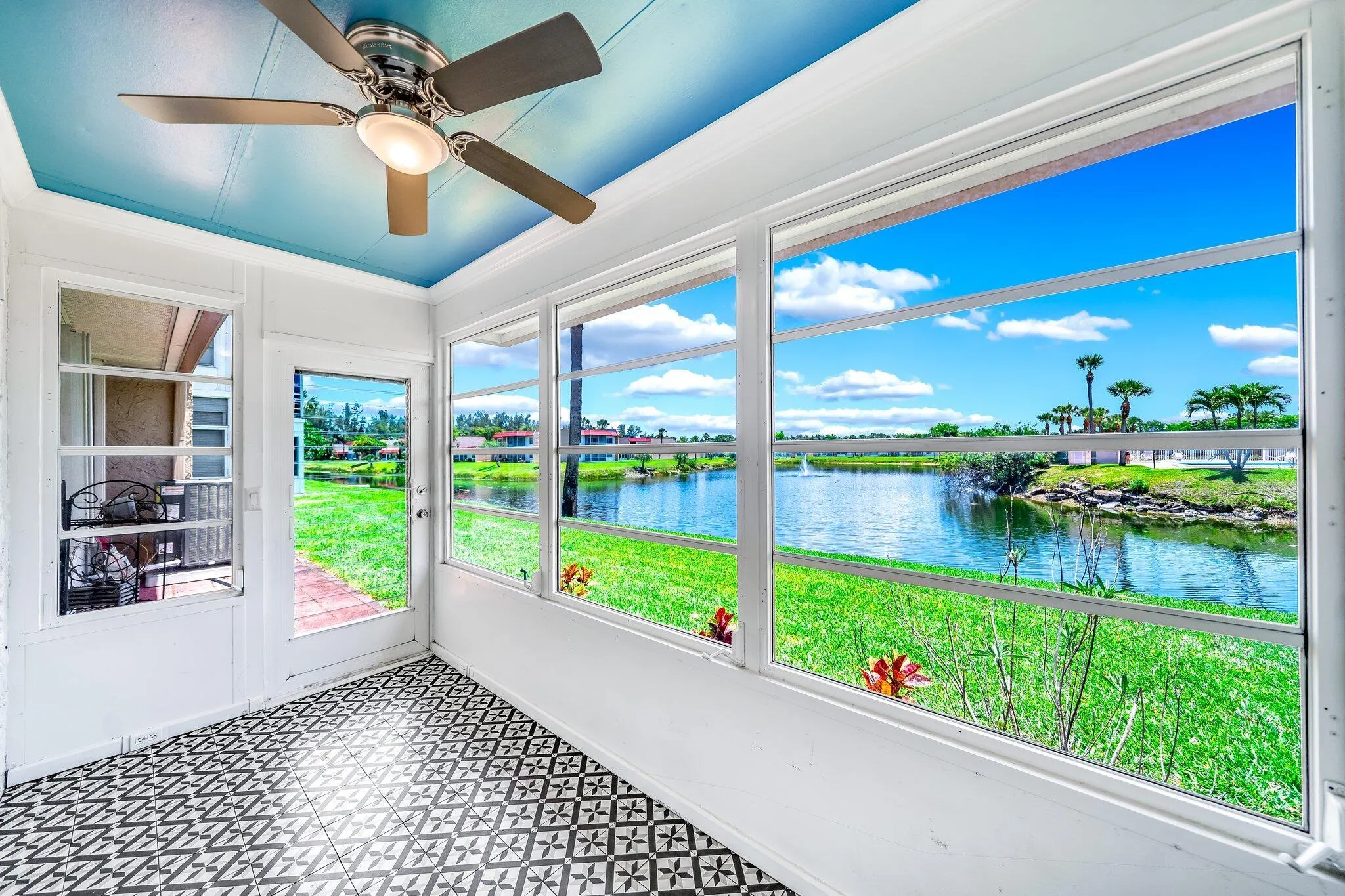 Enclosed Porch Lakeview