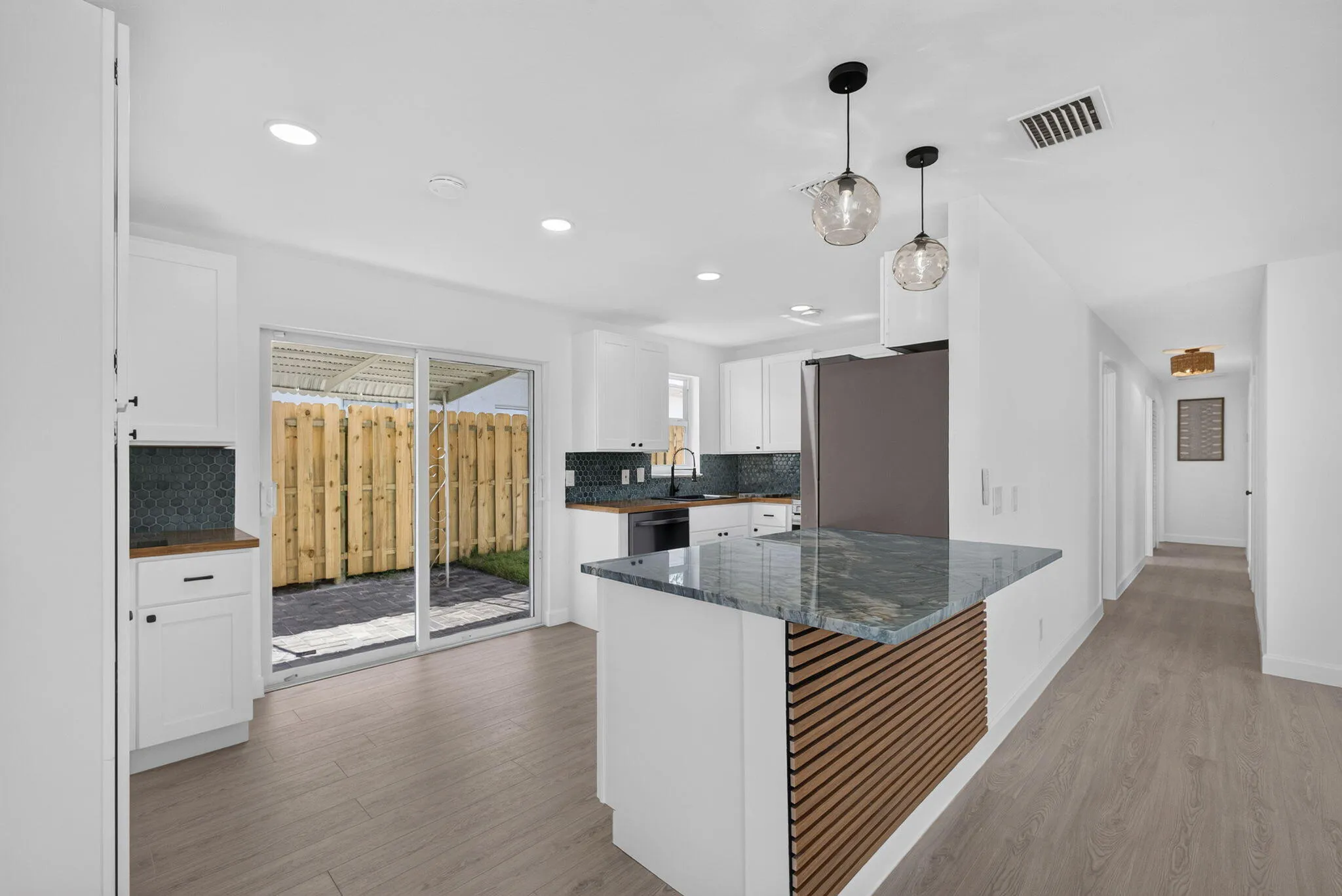 Stunning Quartzite breakfast bar