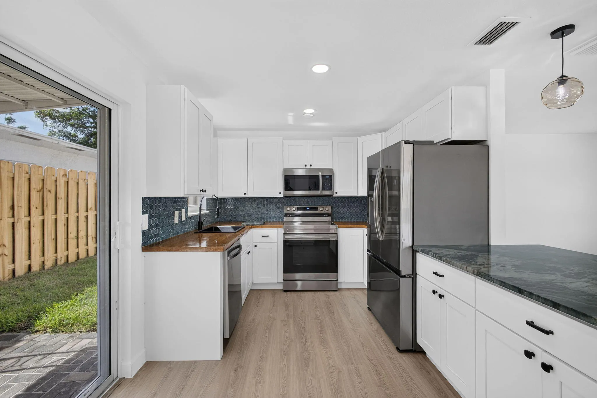 Huge kitchen!