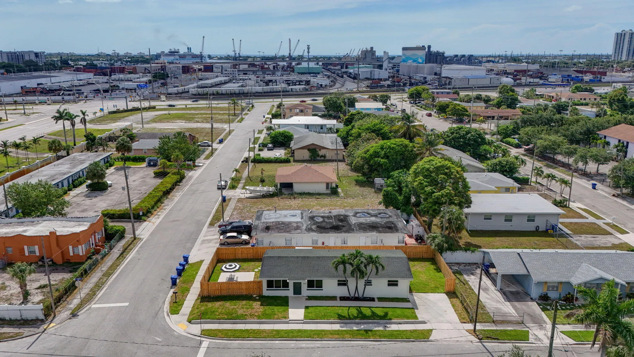 2 blocks to the Port of Palm Beach