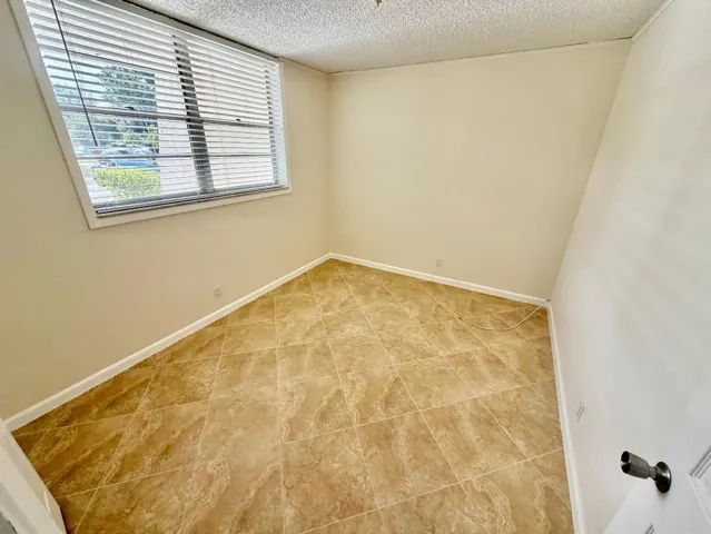 PIC 1