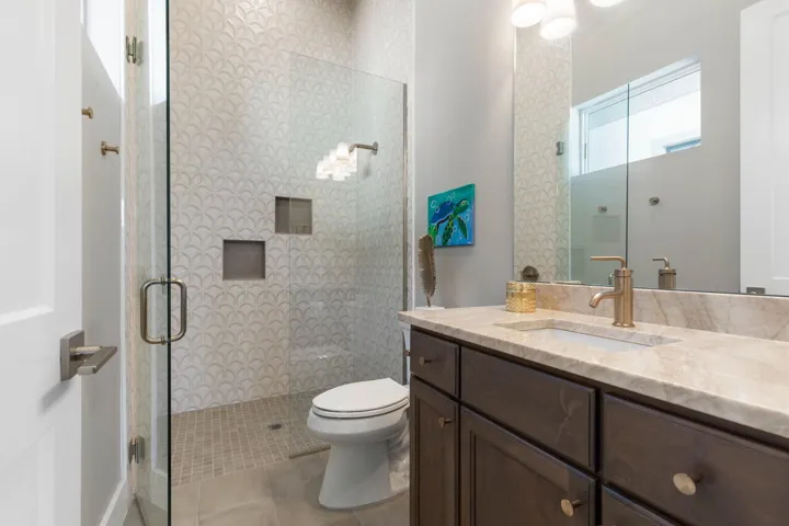 2nd Floor Ensuite Bath