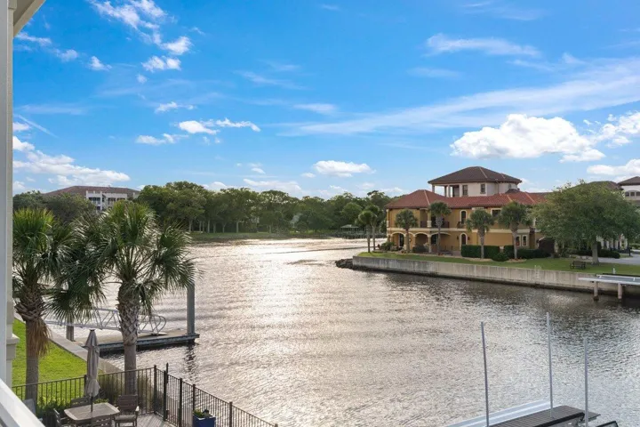 Picture yourself waking up to this view every day!!