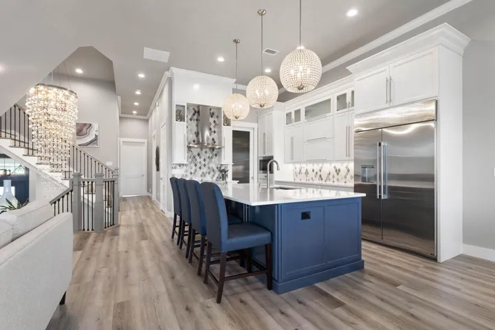 You will never have a dull moment here! Stunning lighting enhancement.