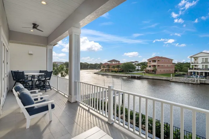 This incredible waterfront balcony was made for sunset cocktails, weekend laughs, and those “I can’t believe this is home” kind of moments.