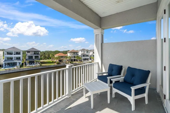 Morning coffee or evening libations with an incredible view.
