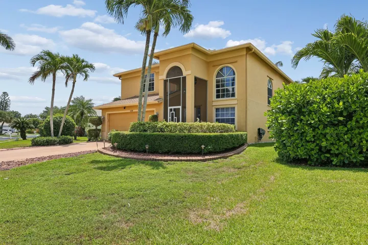 01_beyc6a34185e20121
