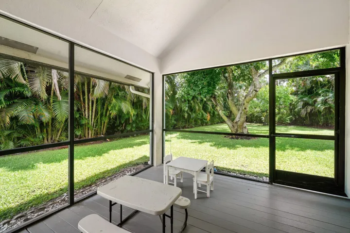 Screened in porch