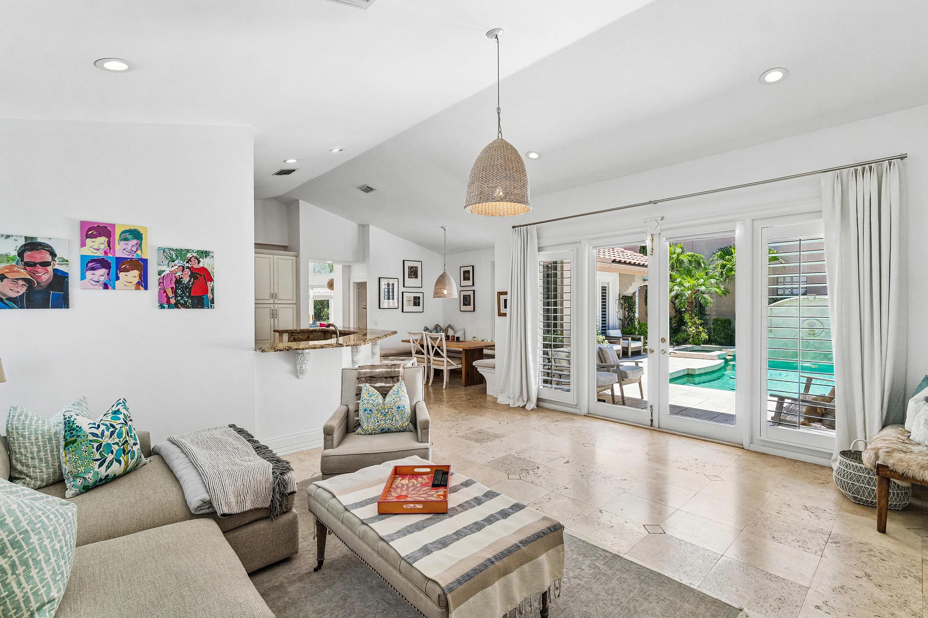 Entry living