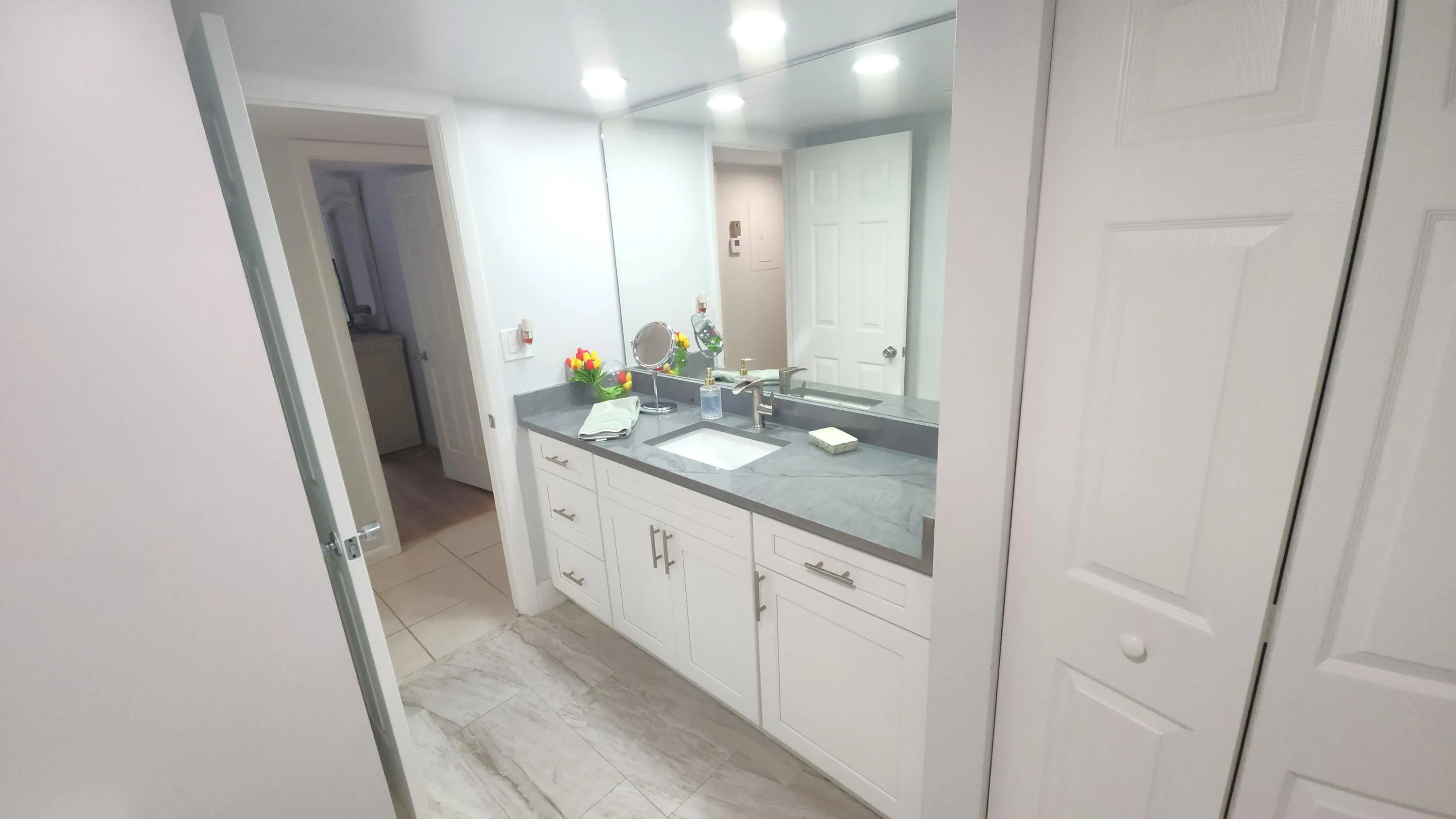 2nd bathroom