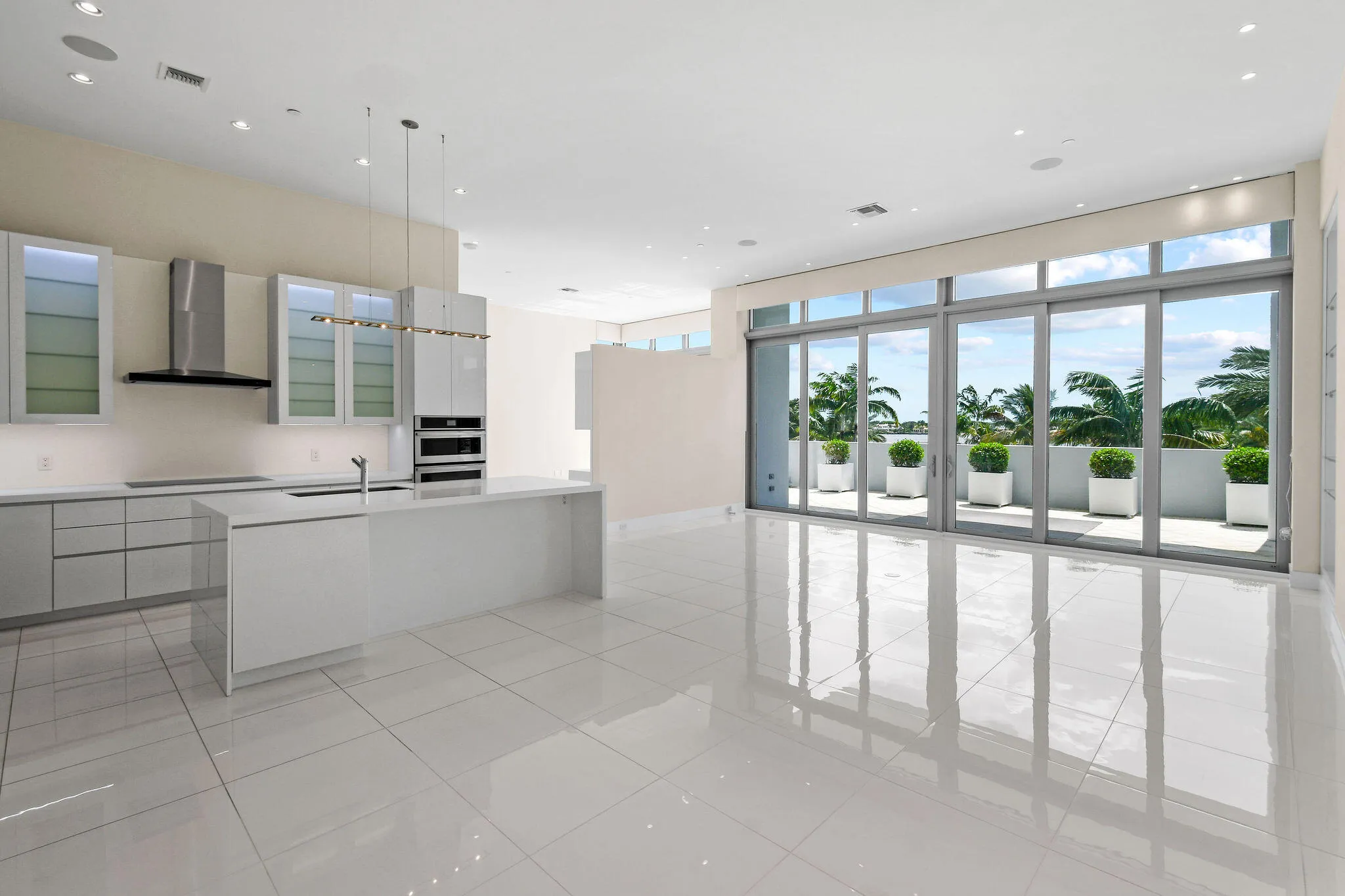 2WaterClubWay#301(5)