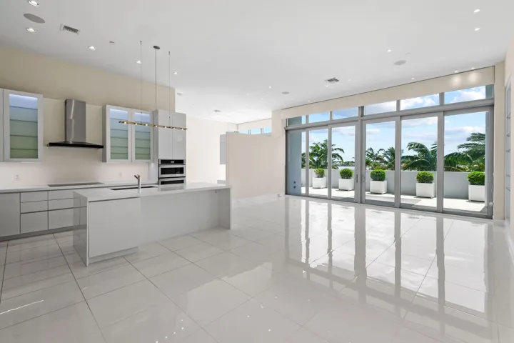 2WaterClubWay#301(5)
