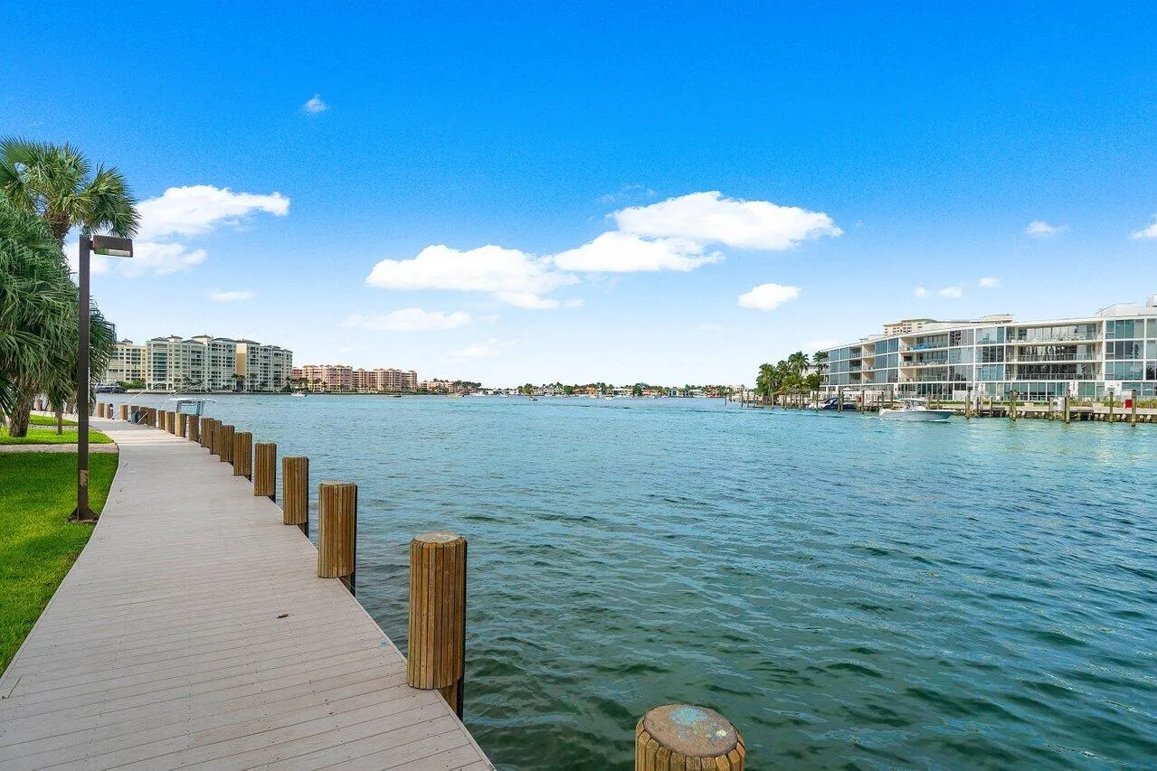 042-901EastCaminoReal-1C-BocaRaton-FL-33