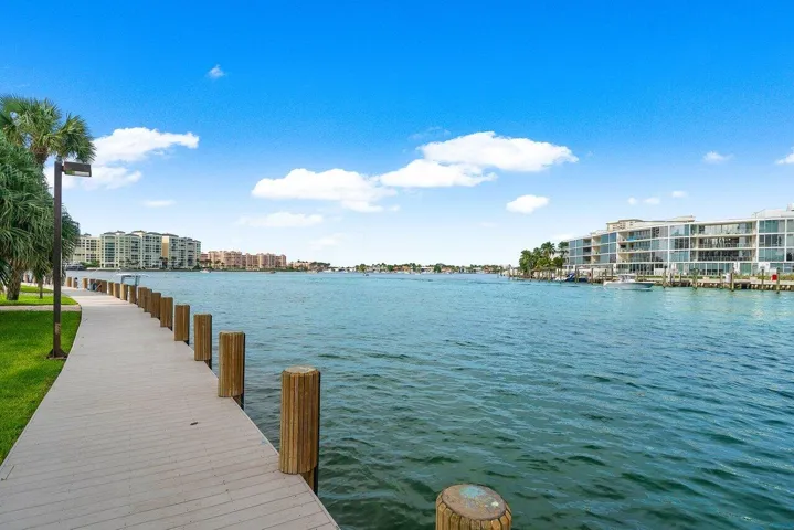 042-901EastCaminoReal-1C-BocaRaton-FL-33