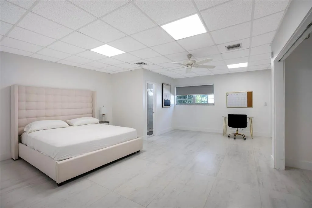 Guest Bedroom W/ en-suite