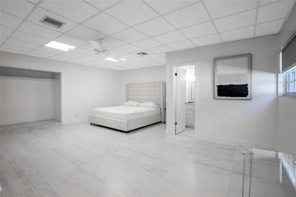 Guest Bedroom W/ en-suite