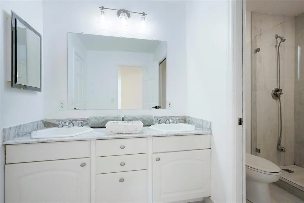 Up Stair Guest Bathroom