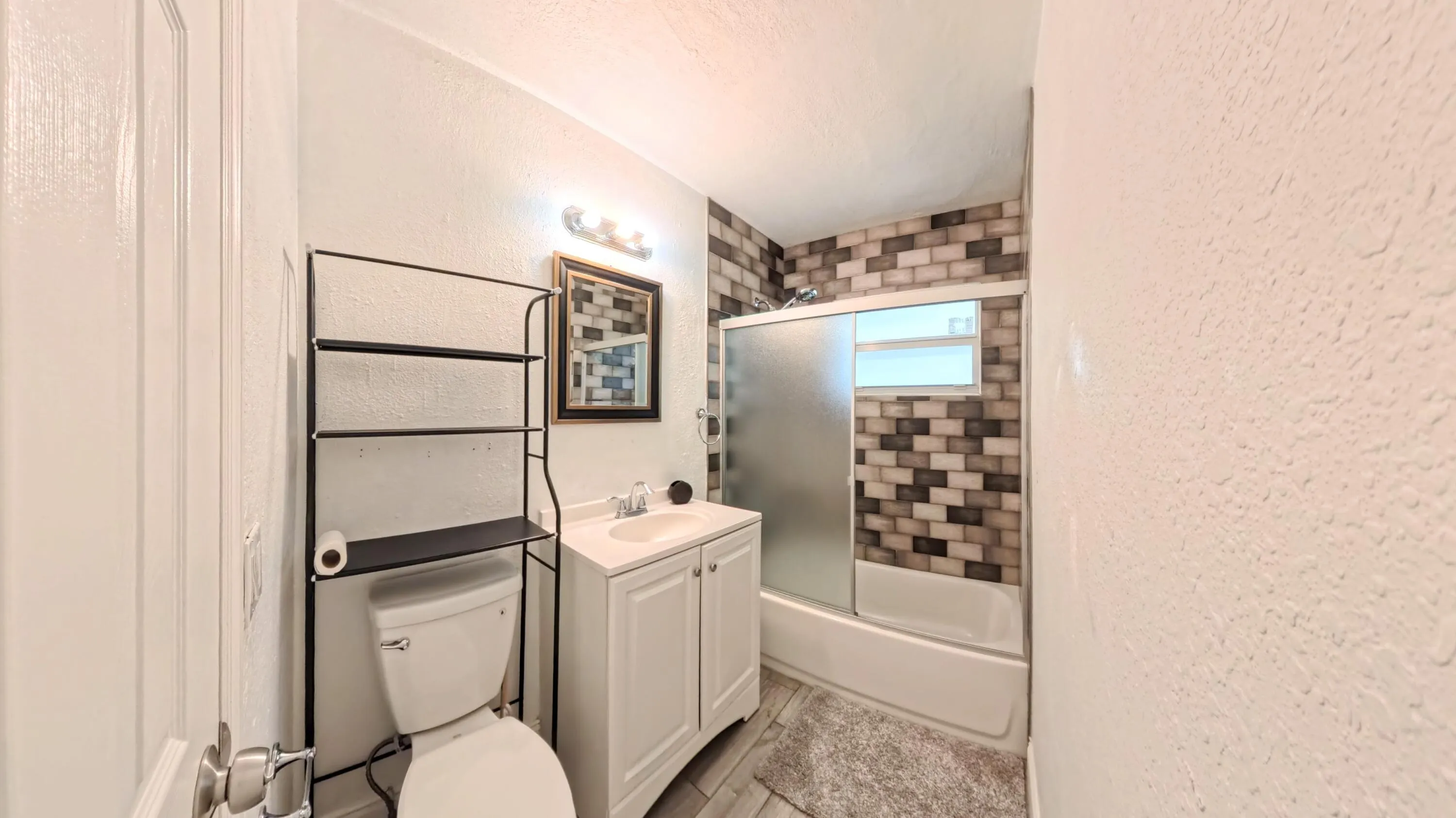 2nd Bathroom