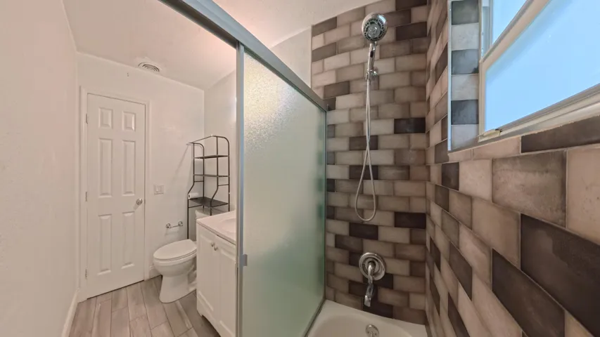 2nd Bathroom