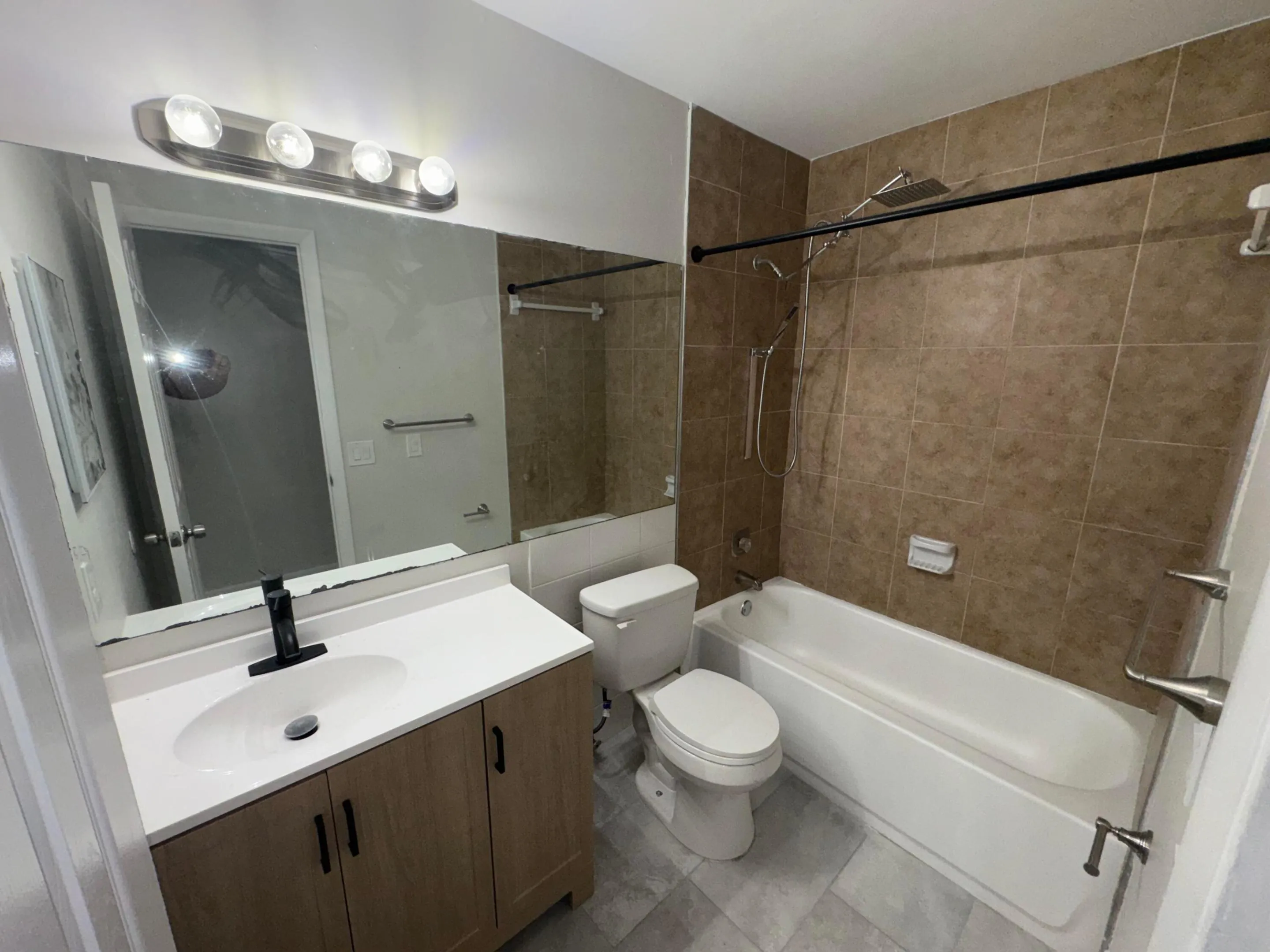 2nd / Guest Bathroom