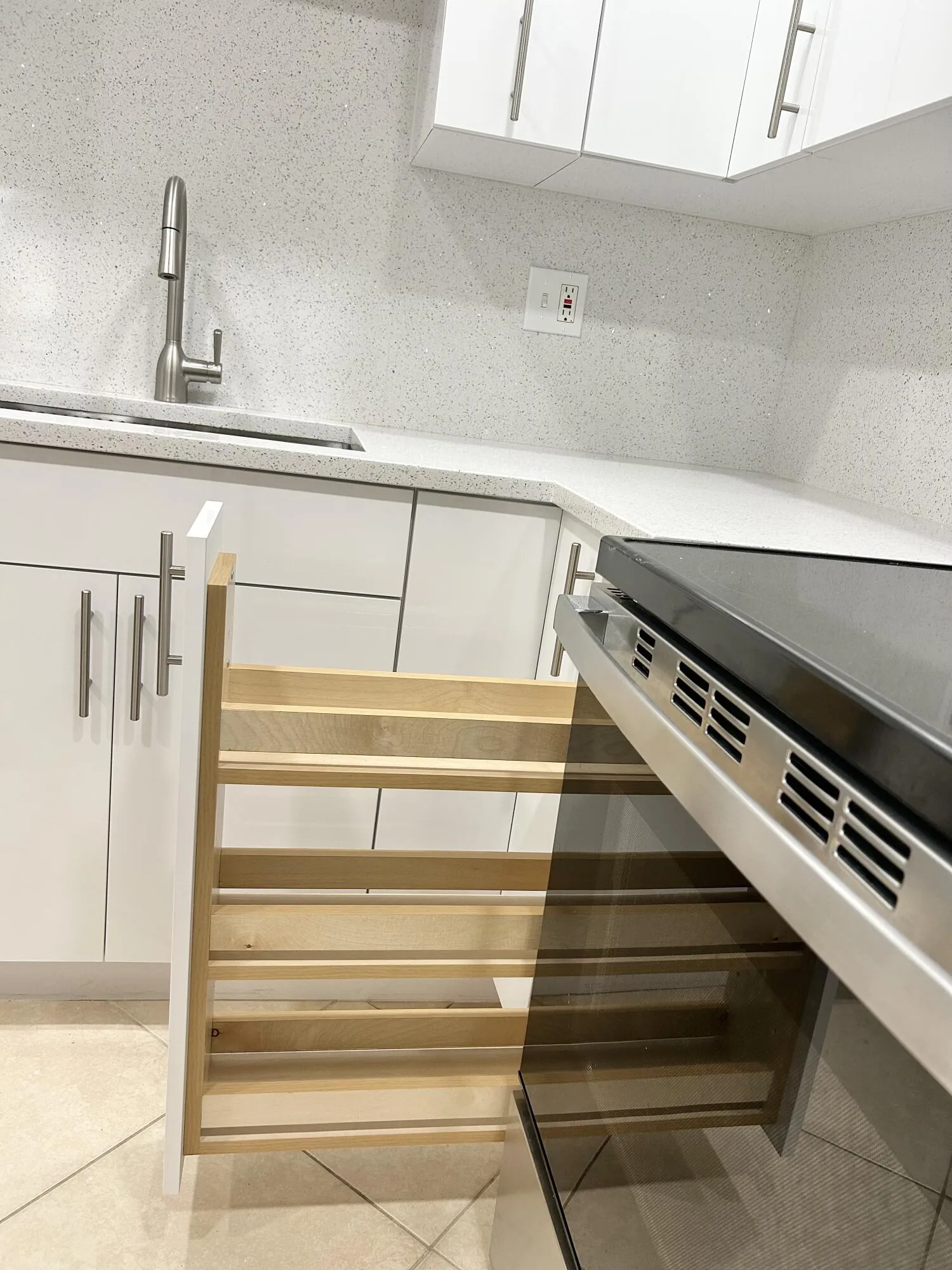 PULL OUT SPICE RACK