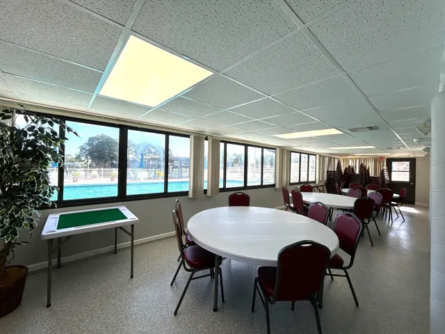 CLUBHOUSE