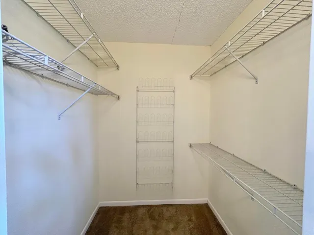 MASTER WALK IN CLOSET