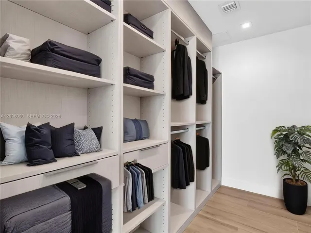 Walk-in Closet