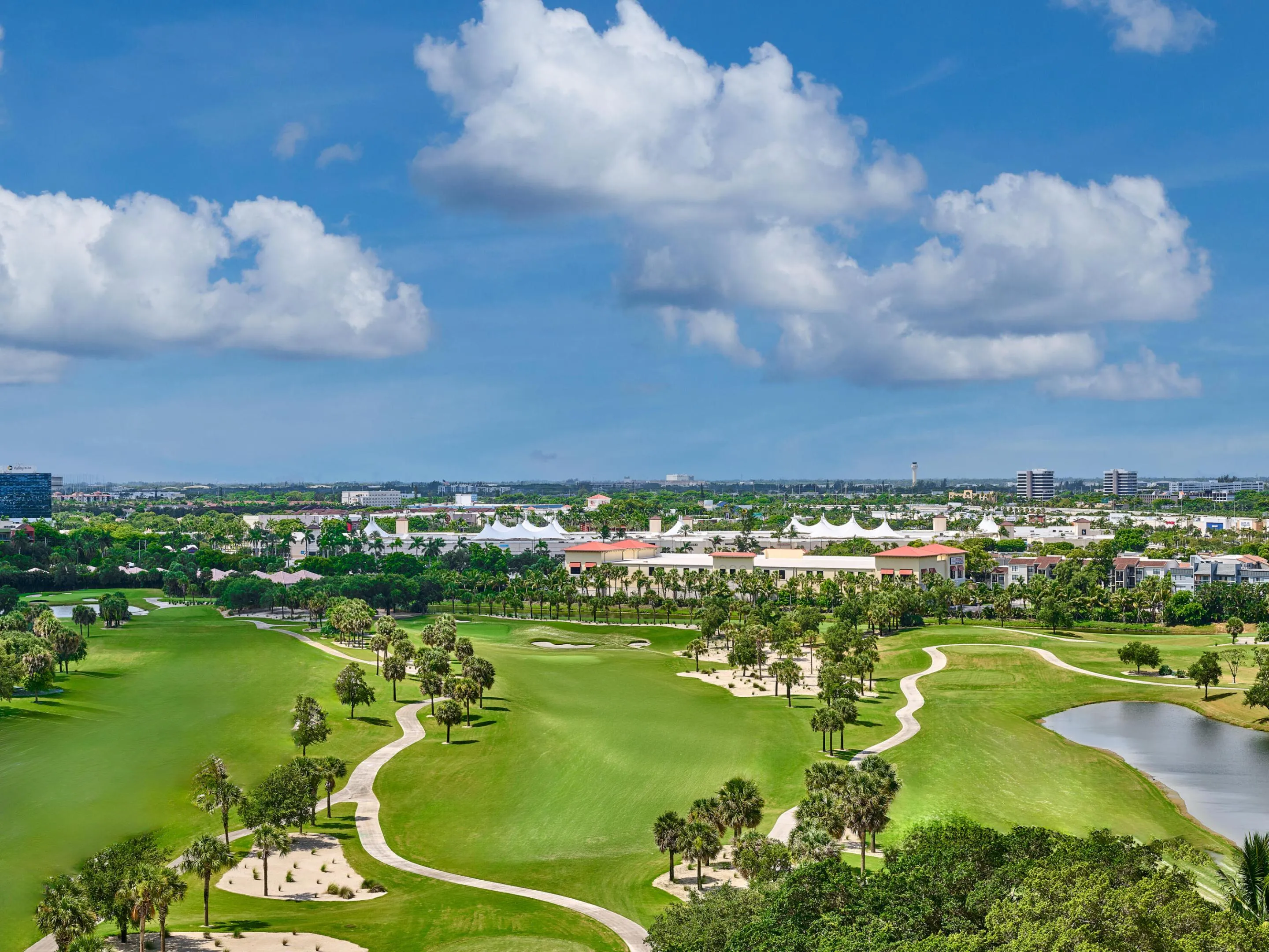 You can view several holes of the Jack Nicklaus golf course from the balcony.