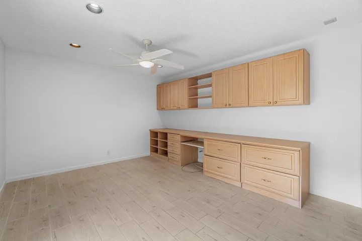 Third bedroom/den/office