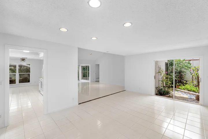 008-5635KiowaCircle-BoyntonBeach-FL-3343