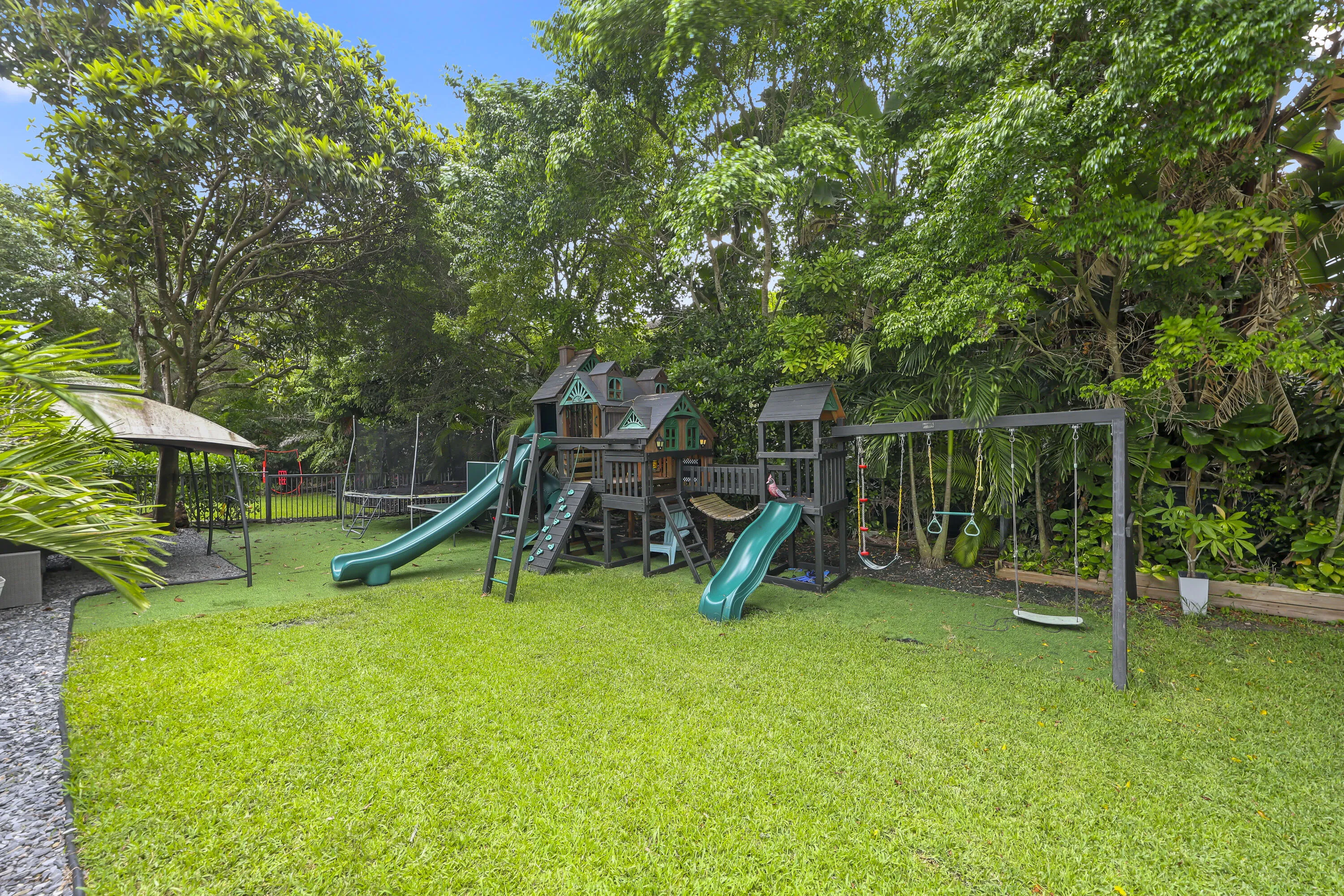 12253 Glenmore Drive - 7.jpg-FULL