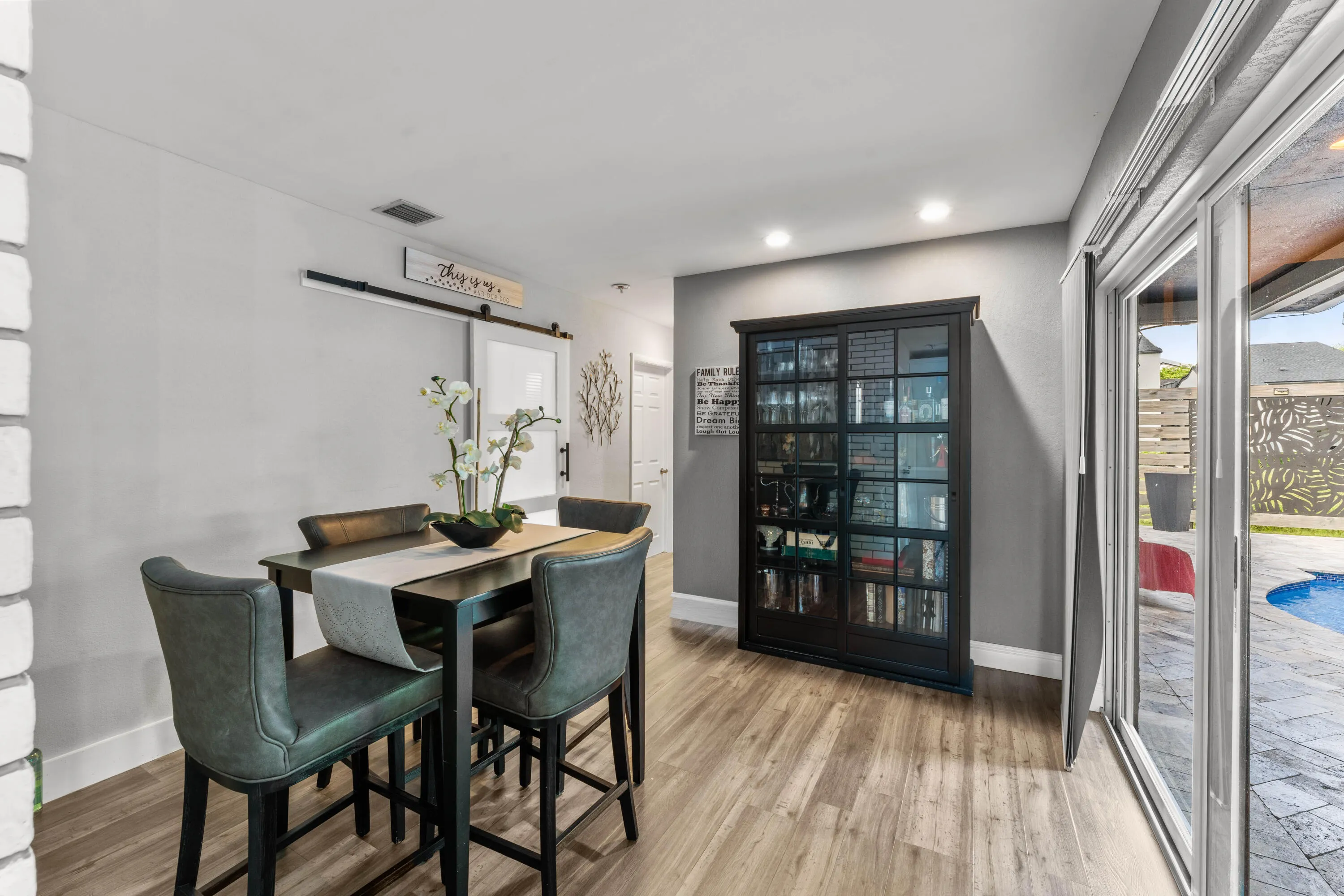4080LakeDr_35