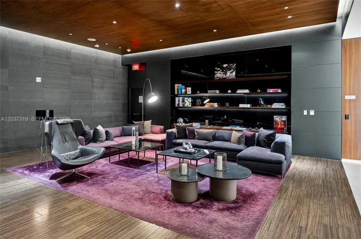 Lobby 6th Floor