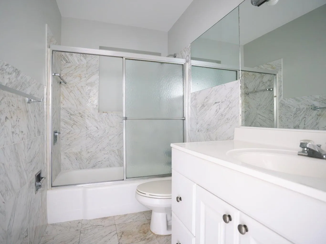 Bathroom 1 of 3