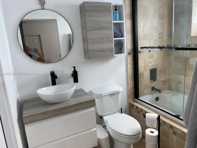 2nd bathroom