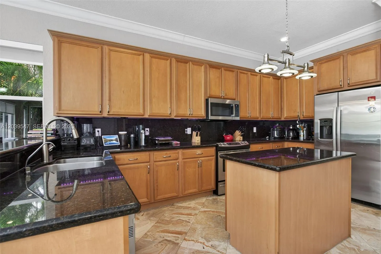 Photo 19 Photo 19