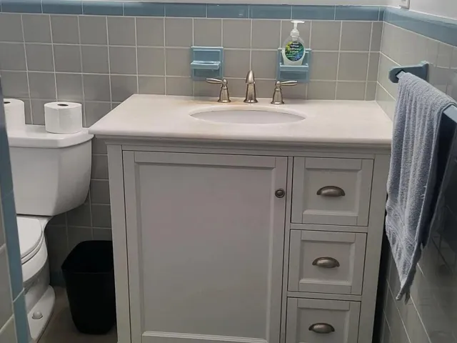 BATHROOM 1 (1)