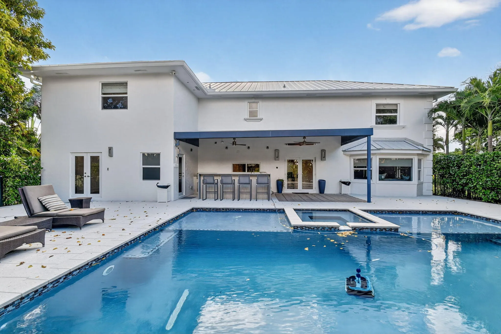 Pool & Spa
