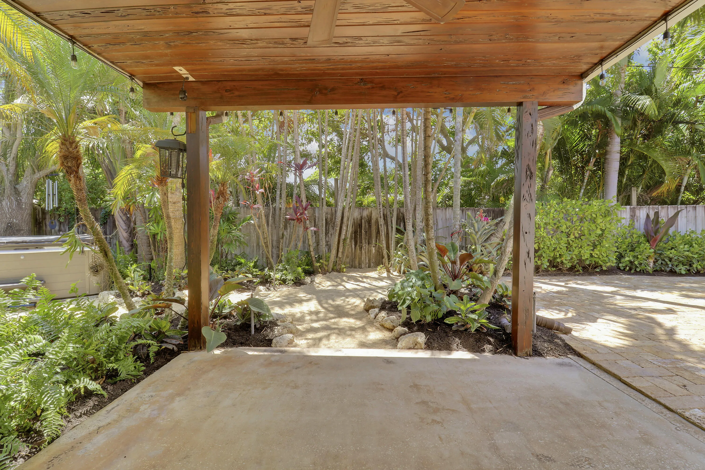 Tiki Bar