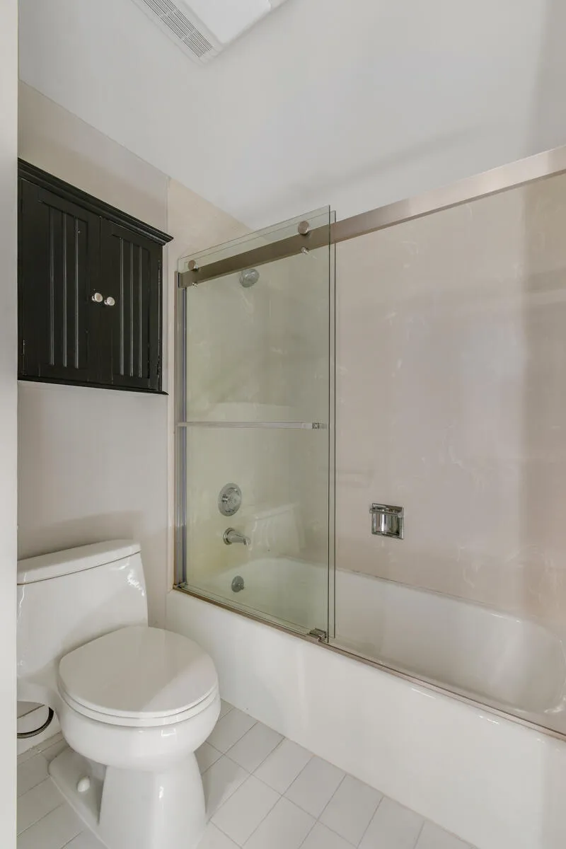 Full Bath 3 - Tub-shower