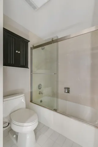 Full Bath 3 - Tub-shower